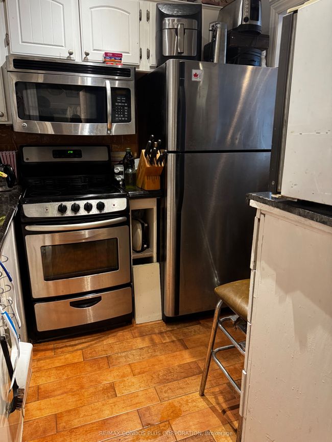 1819 - 33 Harbour Sq, Condo with 1 bedrooms, 1 bathrooms and 1 parking in Toronto ON | Image 10