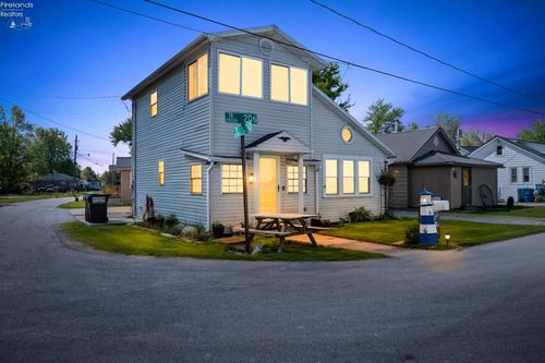 2939 County Road 206, Fremont, OH, 43420-9444 | Card Image