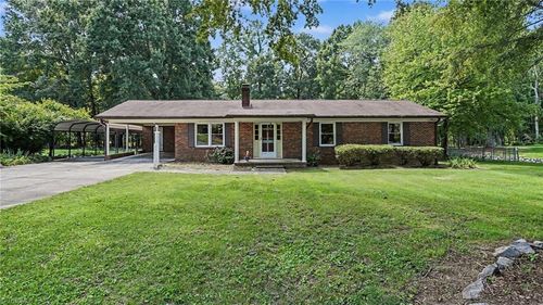 132 Cedarwood Dr, Eden, NC, 27288-7530 | Card Image