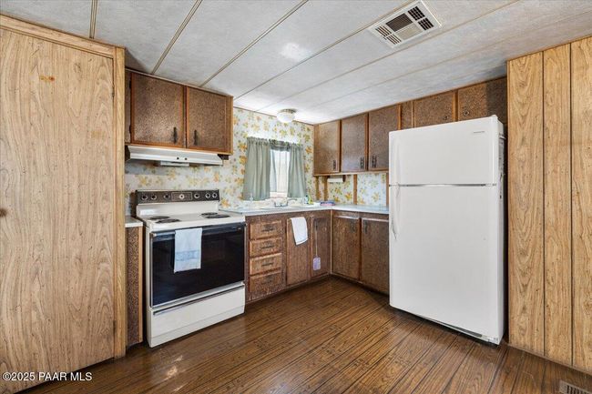 38-Kitchen | Image 6