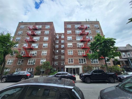 l1-3176 Decatur Ave, Bronx, NY, 10467-4548 | Card Image