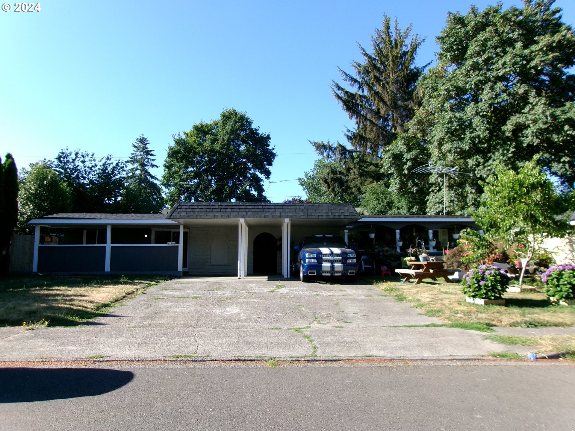 Iron Horse Ln, Beaverton, OR 97008