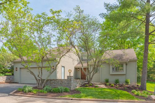 9 Falling Brk, Blue Ash, OH, 45241-3243 | Card Image