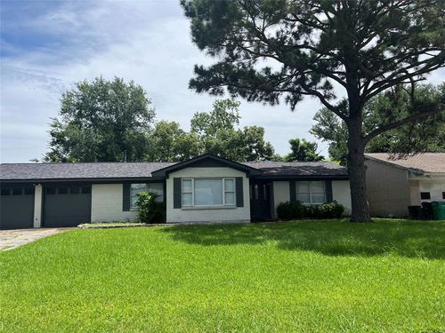 1207 Dwinnell St, Baytown, TX, 77520-5622 | Card Image