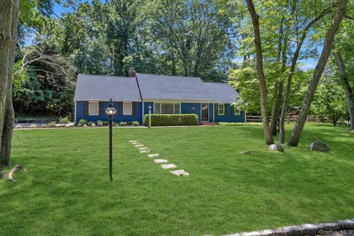 14 Hawks Nest Rd, Stony Brook, NY, 11790-1104 | Card Image