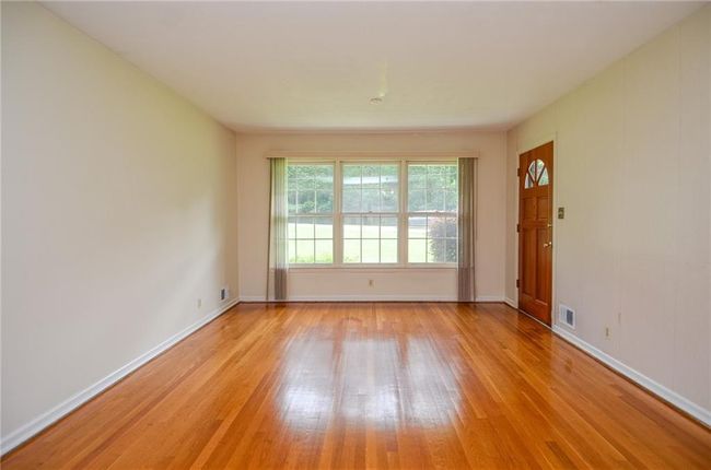 879 Old Tucker Rd, House other with 3 bedrooms, 2 bathrooms and 2 parking in Stone Mountain GA | Image 8