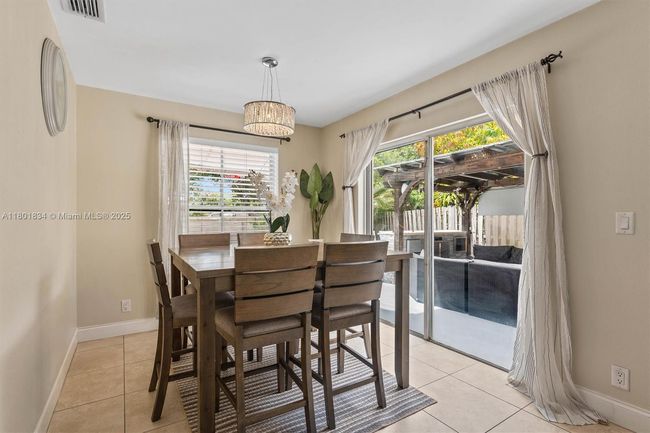 6800 Bayfront Cir, House other with 3 bedrooms, 3 bathrooms and null parking in Margate FL | Image 6