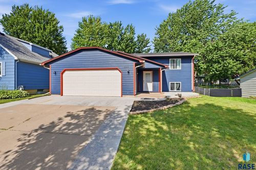 3201 S Greenwood Ave, Sioux Falls, SD, 57106-1098 | Card Image