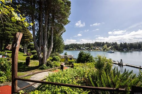 380 Cape Beale Trail, Bamfield, BC, V0R1B0 | Card Image