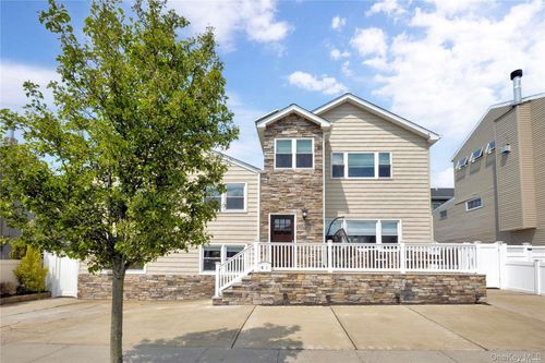 81 Barnes St, Long Beach, NY, 11561 | Card Image
