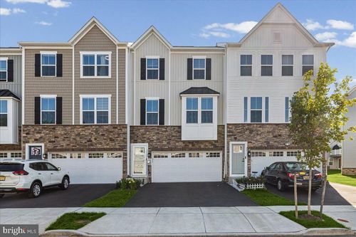 77 Pratt Ln, Lawrence Township, NJ, 08648-2339 | Card Image