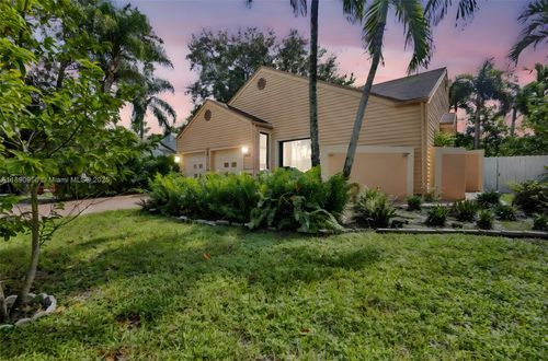 8330 Sw 12th St, Pembroke Pines, FL, 33025-3346 | Card Image