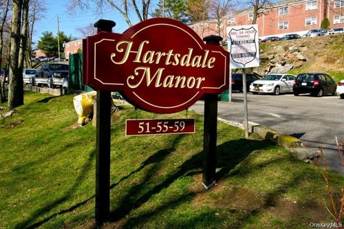 43-55 Fieldstone Dr, Hartsdale, NY, 10530-1520 | Card Image