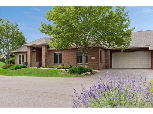195 W Canyon Dr, Hudson, WI, 54016-7721 | Card Image