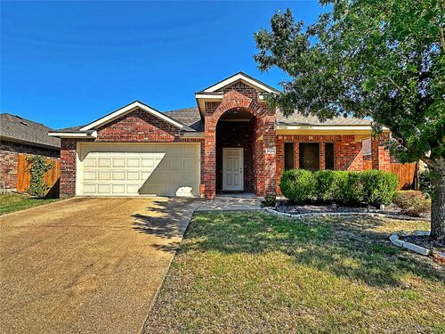 2031 Allyson Dr, Heartland, TX, 75126-8296 | Card Image
