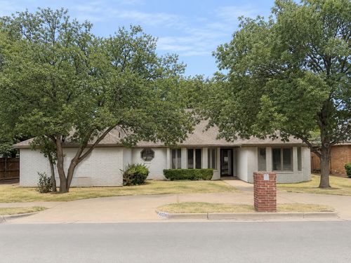 8201 Chicago Ave, Lubbock, TX, 79424-3417 | Card Image