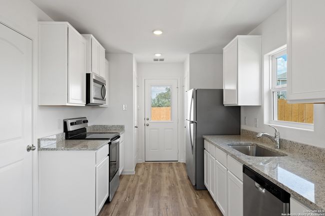 11506 Bald Eagle Hts, House other with 2 bedrooms, 2 bathrooms and null parking in San Antonio TX | Image 9
