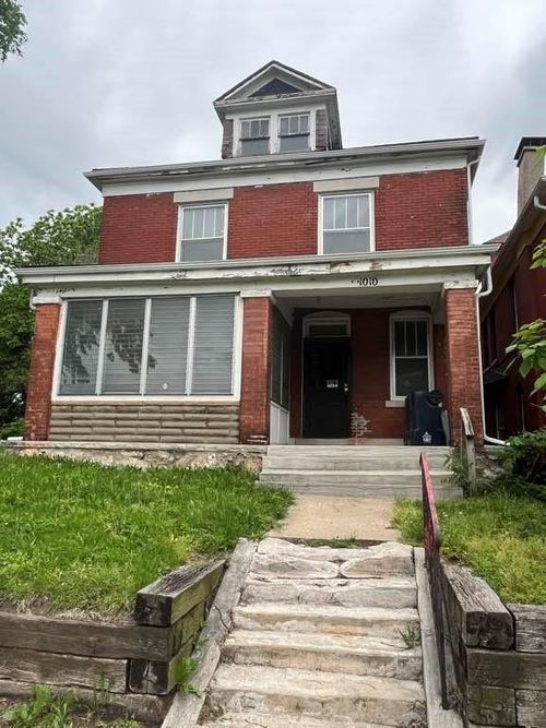 1010 Brooklyn Ave, Kansas City, MO, 64127-1223 | Card Image