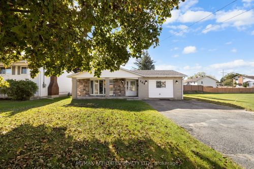 164 Napoleon St, Carleton Place, ON, K7C2W9 | Card Image