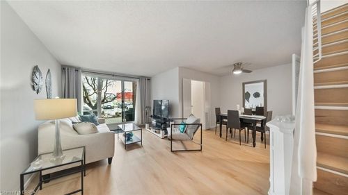 136-36 Hayhurst Rd, Brantford, ON, N3R6Y9 | Card Image