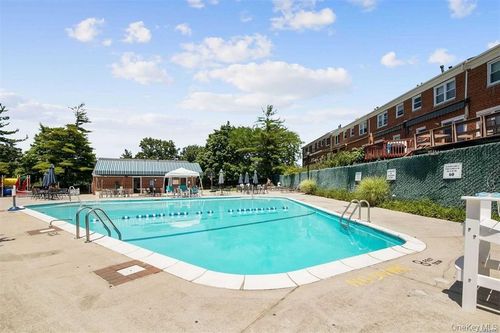 13-6227 Douglaston Pkwy, Little Neck, NY, 11362-1532 | Card Image