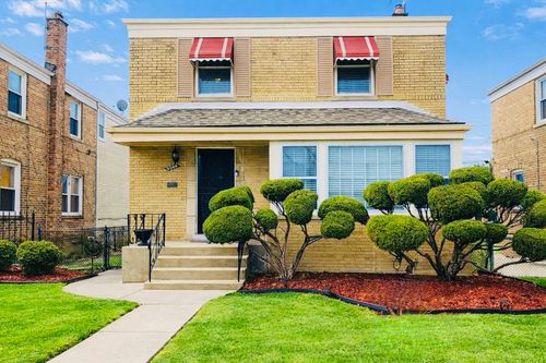 9044 S Merrill Ave, Chicago, IL, 60617-3811 | Card Image