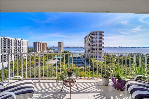 12g-11111 Biscayne Blvd, Miami, FL, 33181-3404 | Card Image