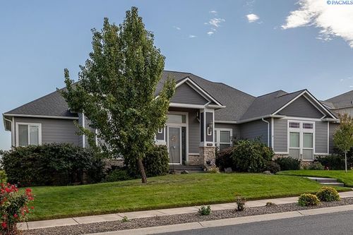 990 Sw Itani Dr, Pullman, WA, 99163-2064 | Card Image