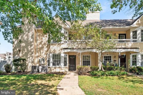 1 Huber Ct, Hightstown, NJ, 08520-3011 | Card Image