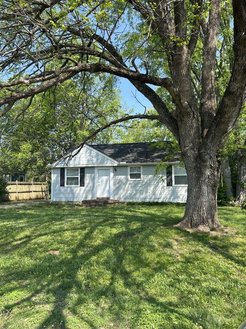 5506 Meadowcrest Ln, Nashville, TN, 37209-4629 | Card Image