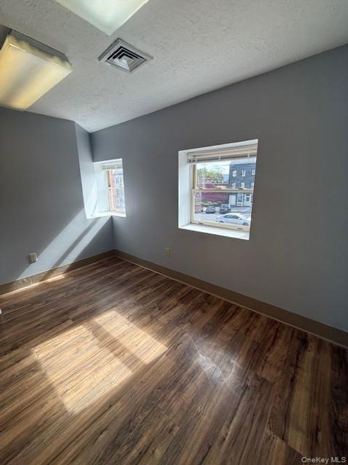 2-184 Broadway, Newburgh, NY, 12550-5520 | Card Image