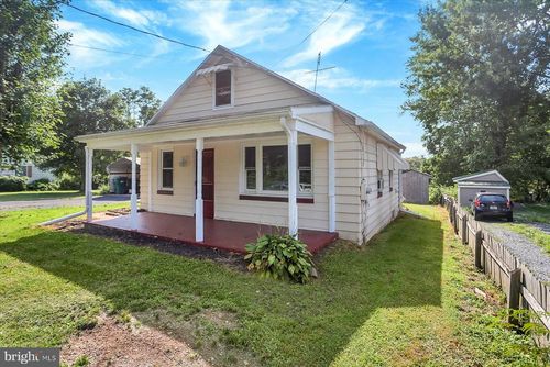 211 Zion Rd, MOUNT HOLLY SPRINGS, PA, 17065-1416 | Card Image