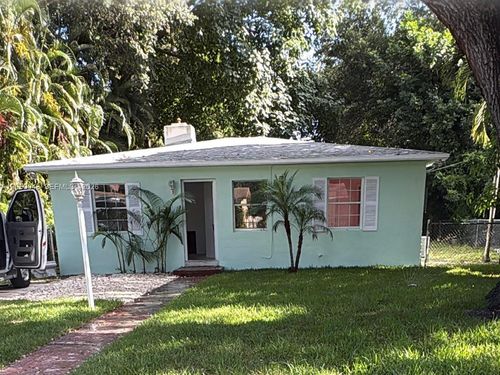 475 Ne 164th St, Miami, FL, 33162-3535 | Card Image