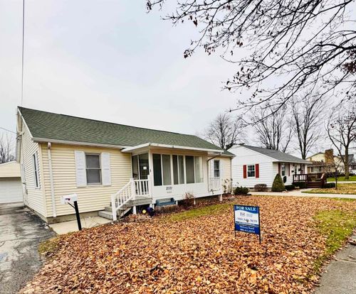 2101 Woodside Ave, Essexville, MI, 48732-1488 | Card Image