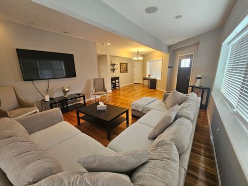 1-380 Sea St, Quincy, MA, 02169-2725 | Card Image