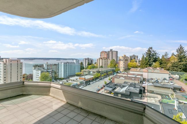 901 - 570 18 Th Street, Condo with 2 bedrooms, 2 bathrooms and 2 parking in West Vancouver BC | Image 7