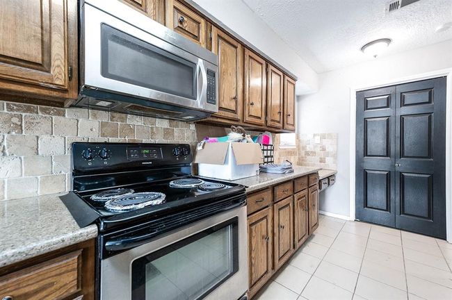 3106 Pilgrims Point Ln, House other with 3 bedrooms, 2 bathrooms and 2 parking in Pearland TX | Image 12