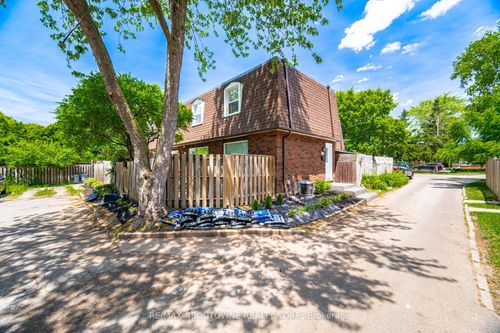 674 Francis Rd, Burlington, ON, L7T3X7 | Card Image