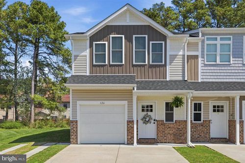 126 Stella Ct, STEPHENS CITY, VA, 22655-4085 | Card Image