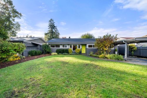 1155 Tatlow Ave, North Vancouver, BC, V7P2Z4 | Card Image
