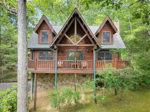 1529 Oldham Springs Way, Sevierville, TN, 37876-7262 | Card Image