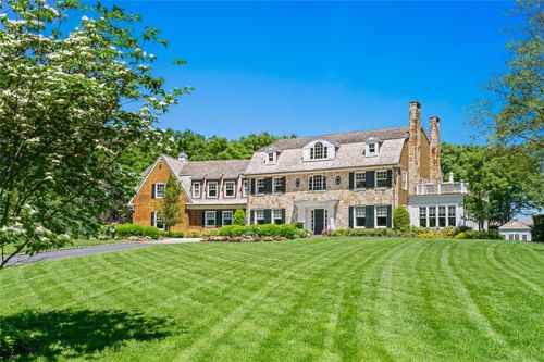 18 North Rd, Oyster Bay, NY, 11771-1904 | Card Image