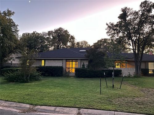 1604 Oak Hollow Drive, Woodway, TX, 76712 | Card Image