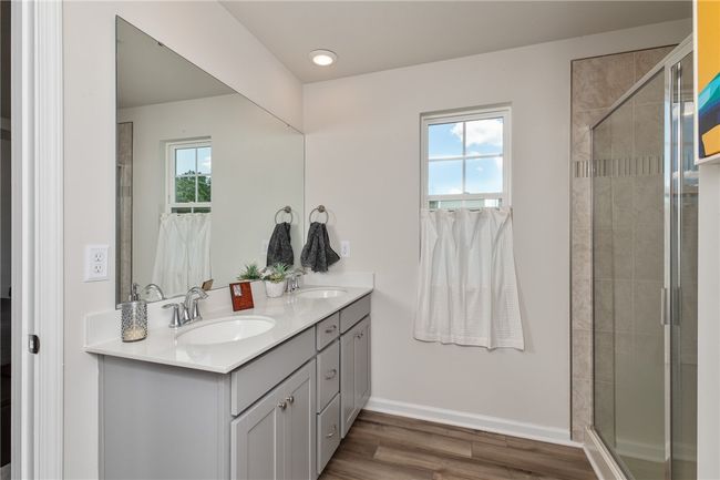 Primary Bathroom | Image 13