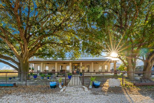 809 County Road 213, Mccoy, TX, 78113-3310 | Card Image