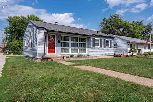 117 E 6th St, Port Clinton, OH, 43452-2401 | Card Image