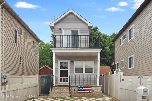 129 Bionia Avenue, Staten Island, NY, 10305 | Card Image