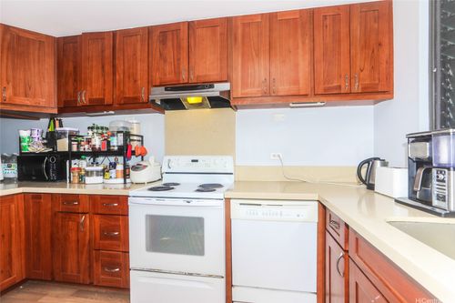 1-2c-511 Hahaione St, Honolulu, HI, 96825-1405 | Card Image