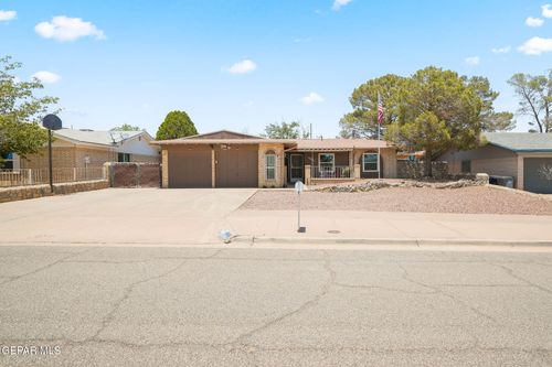 10681 Birthstone Dr, El Paso, TX, 79935-1201 | Card Image