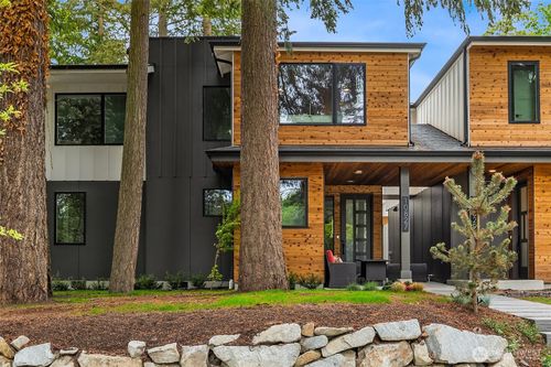 1-10827 104th Ave Ne, Kirkland, WA, 98033-4425 | Card Image